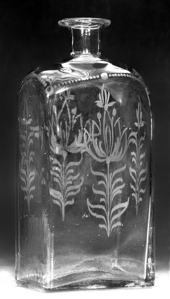 Liquor bottle owned by Moses Rawlings, Late 18th century
