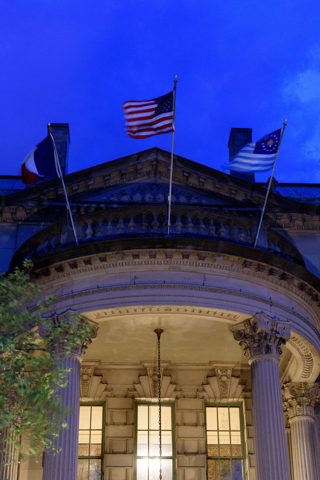 Above the porte cochère. Photo by Egomedia.