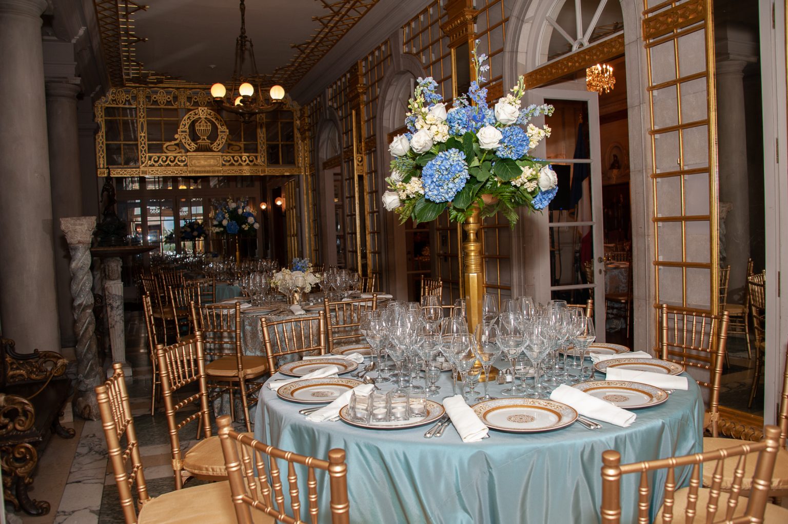 Additional seating in the Winter Garden. Photo by Beverly Rezneck.