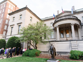 Guests entering the courtyard. Photo by Egomedia.