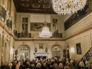 h2>Seated lecture in the Ballroom</h2>Photo by Jeremy Chou.