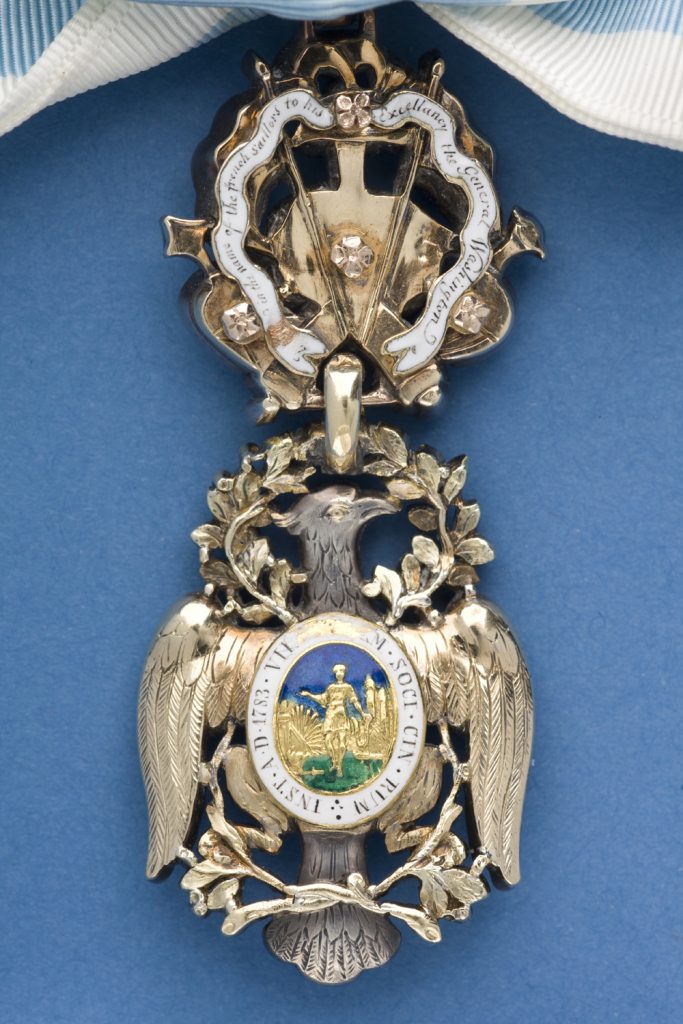 Back side of the Diamond Eagle of the Society of the Cincinnati made of gold with enamel decoration